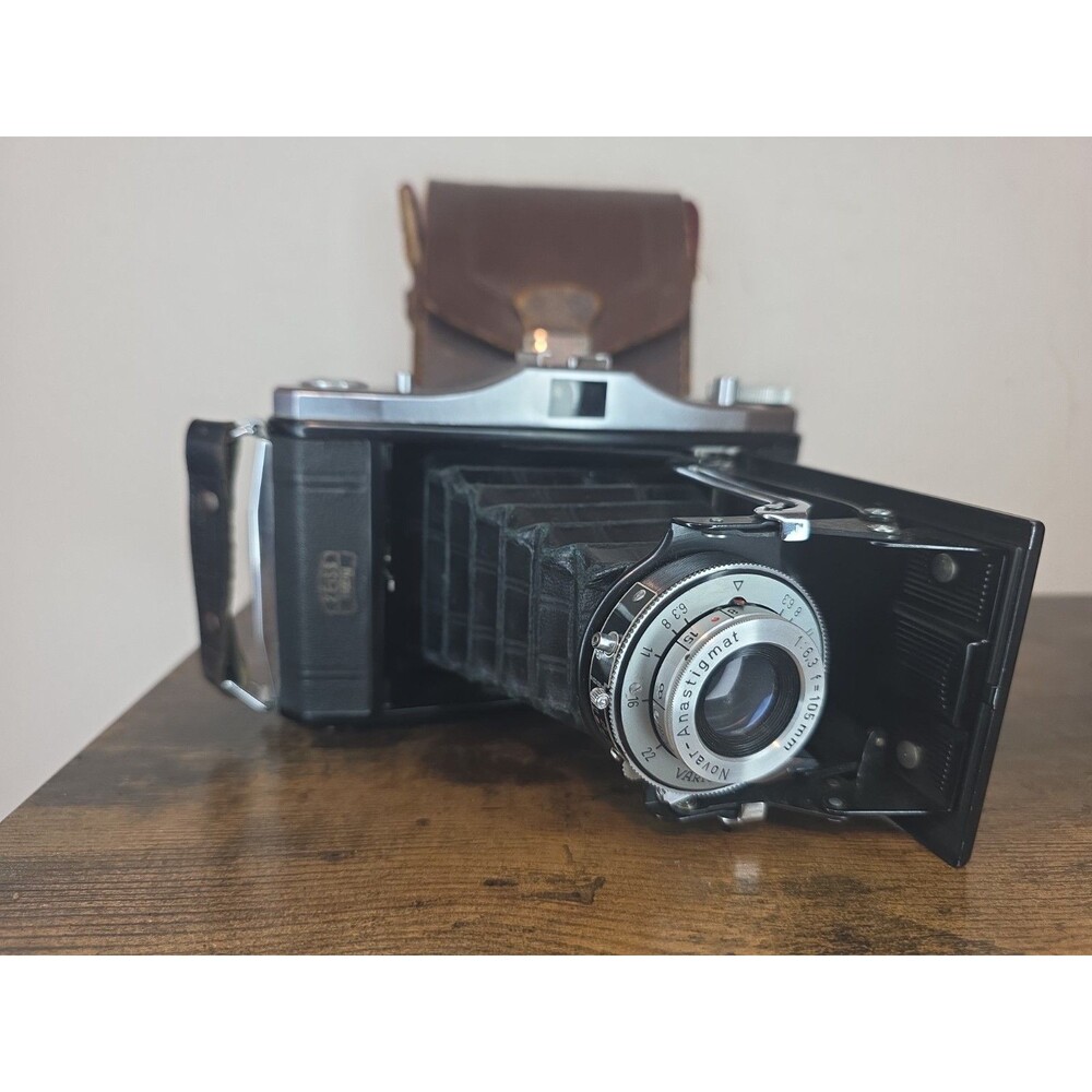 Zeiss Ikon Nettar Folding  - Vintage film camera With Case, Tested, Works